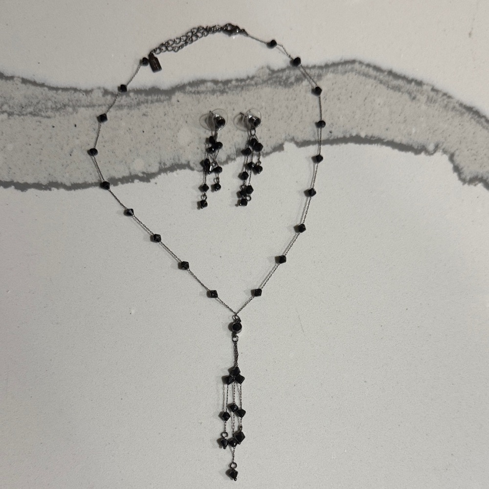 Elegant 1928 Black Beaded Necklace and Earring Set